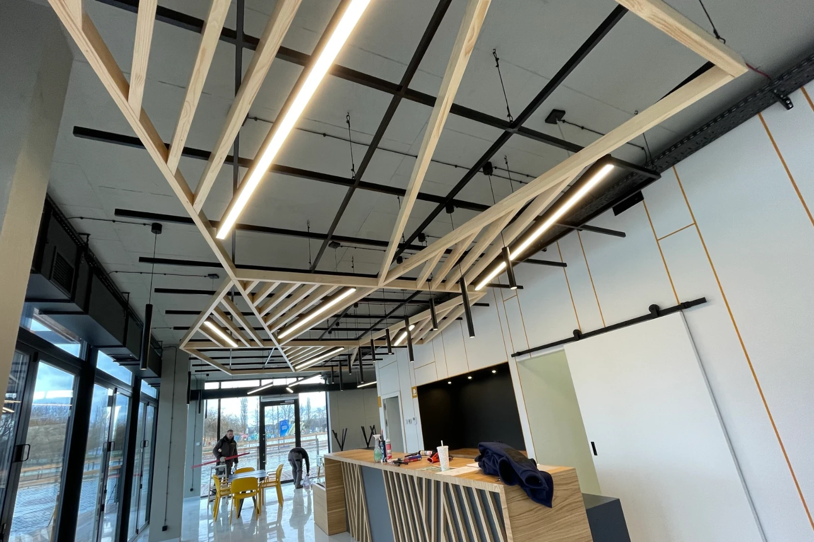 Montaż nowoczesnych systemów oświetlenia wewnętrznego – Kraków